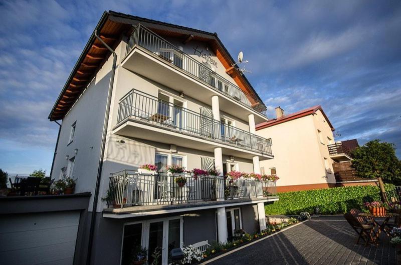 Pokoje Goscinne Hafen Guesthouse - Władysławowo Buitenkant foto
