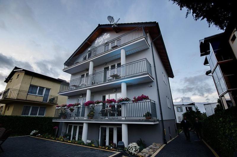 Pokoje Goscinne Hafen Guesthouse - Władysławowo Buitenkant foto