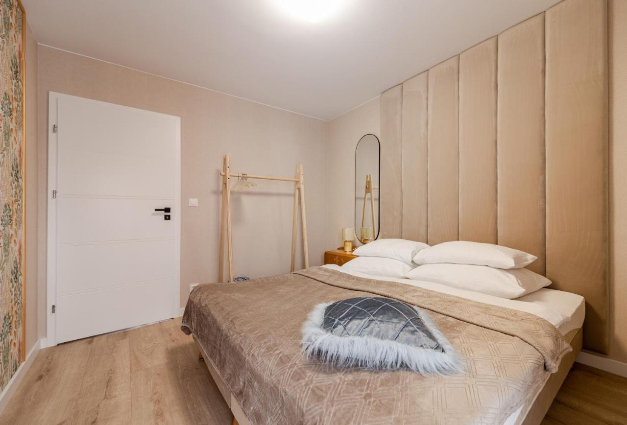 Pokoje Goscinne Hafen Guesthouse - Władysławowo Buitenkant foto